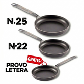Pannenset La Planchetta drie ijzeren pannen witte achtergrond